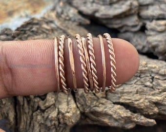 Gehämmertes und gedrehtes Kupferbandringset - Dünne Stapelringe