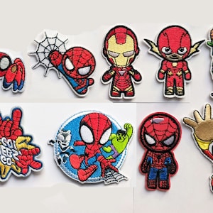 Puede incluir: Conjunto de 10 parches bordados para planchar con diferentes personajes de superhéroes, incluyendo Spider-Man, Iron Man, Flash y un duende verde. Los parches son coloridos y detallados, con una variedad de poses y expresiones.