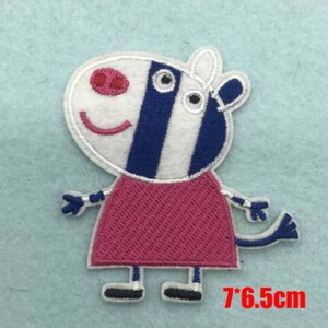 Cartoon Pig Iron On / Sew On Patch Badge pigs Colourful face