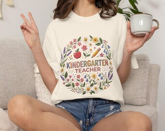 Kindergarten Teacher Floral Wreath T-Shirt | Apples, Flowers, Classroom Design
