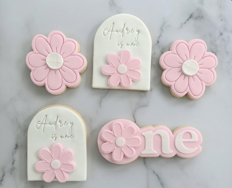 Daisy First Birthday/Daisy One/Sugar cookies/Daisy cookies/Cookies/Daisy/First Birthday/First Birthday image 3