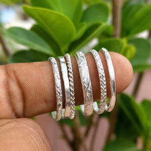 Set med 6 stapelbara ringar i sterlingsilver, bohemiska hantverkssmycken