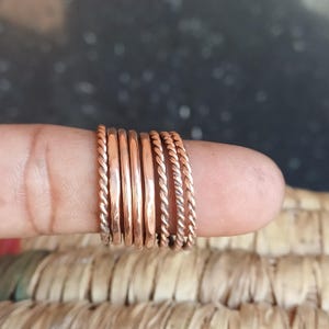 Handgjort ringset i massiv koppar: Boho stapelringar