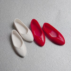 Realistic Classic White Pumps Red Pumps Shoes For Curvi and Tall mtm Doll Fashion doll shoes, dolls with flat feet