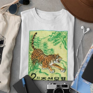 Vintage KOREA T-Shirt, Siberian Tiger Hoodie, Korean Wildlife Sweater,Korean Finger Tee, K pop Lover Top,Retro Stamp Shirt,Korean Heart Gift