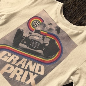 T-shirt de course vintage, sweat à capuche Grand Prix 2023, sweat-shirt de voiture, tee-shirt Grand Prix, haut de course, cadeau de vêtements de course, cadeau d'amant de voiture, Moto GP Poster