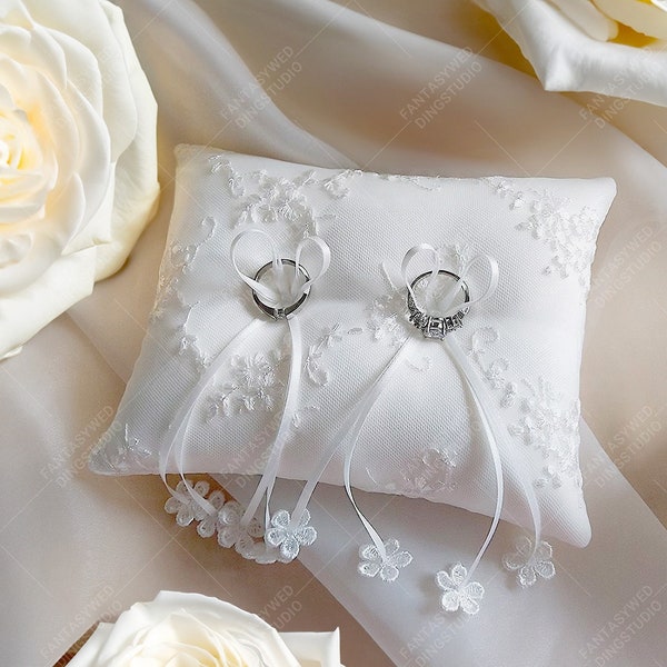 Hochzeitsring Kissen im französischen Stil | Ringhalter aus weißer Spitze bestickt Ringträgerkissen zur Hochzeit | Hochwertiges Satin Ringkissen