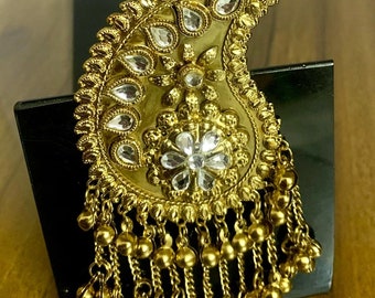 Antique finish (gold tone) bun pin kundan and beads hair accessory