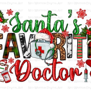 Puede incluir: Un dise&ntilde;o gr&aacute;fico navide&ntilde;o con el texto "El m&eacute;dico favorito de Santa" en rojo, verde y blanco con un estampado de cuadros festivo, estampado de leopardo y copos de nieve.