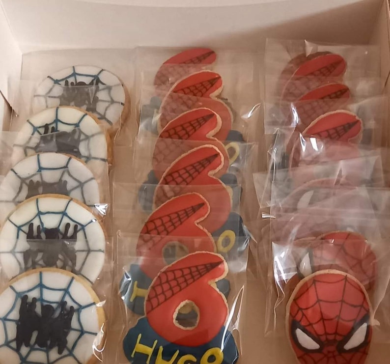 Biscuits personnalisés Spiderman image 4