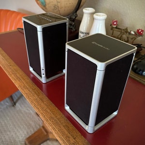 Simple Audio Listen Speakers