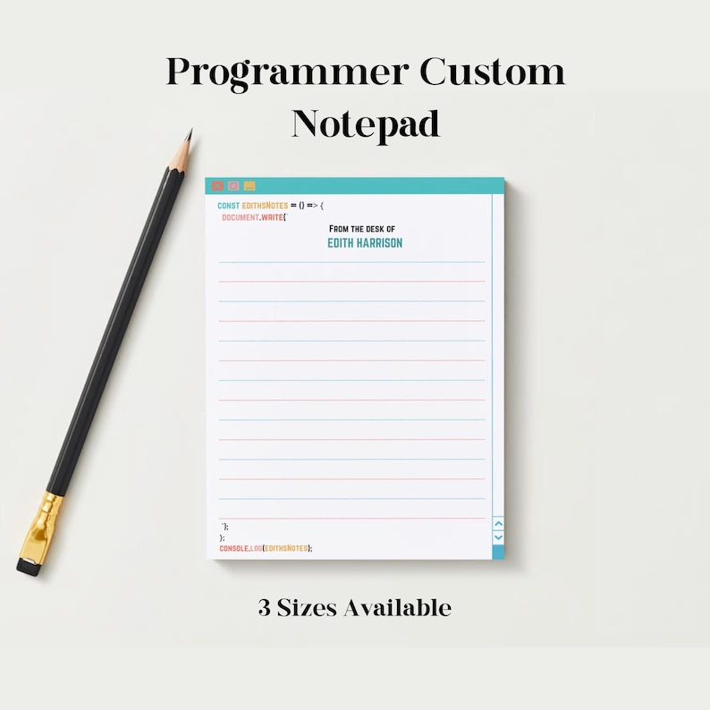 以下が含まれることがあります： 青と白のノートで、前面に「Programmer Custom Notepad」と「From the desk of Edith Harrison」の文字が書かれています。ノートは罫線入りで、3つのサイズがあります。