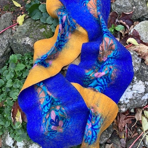 Very beautiful and warm felt and silk chale
