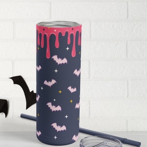 Vaso mate de murciélagos geniales, vaso retro de Halloween, taza con murciélagos cósmicos y destellos, vaso de Halloween moderno, taza de café espeluznante, regalo de Halloween