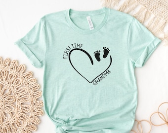 First Time Grandma Shirt, New Grandma Shirt, Baby Announcement Tshirt, Gift for Grandmother, Grandma To Be Shirt, Grandchild Reveal Tee