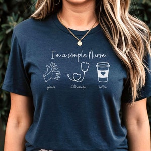 Camiseta &quot;Soy una enfermera sencilla&quot;, divertida camiseta de enfermera, bonito regalo para enfermeras, camiseta médica, camiseta para amantes del café, nueva camiseta de enfermera, camiseta para trabajadores de la salud