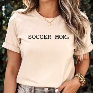 Fußball Mama Shirt, Fußball Mama Shirt für Spieltag, Sport Mama Tshirt, Muttertagsgeschenk, Mama Fußball Shirt, Geschenk für Fußball Mama, Fußball Mama Tee