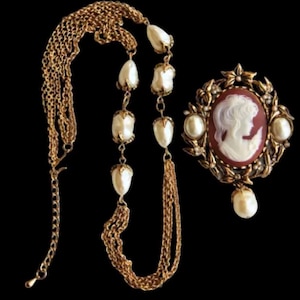 KJL Kenneth Jay Lane Avon Poetic Romance Cameo Faux Pearl Pin Pendant Necklace