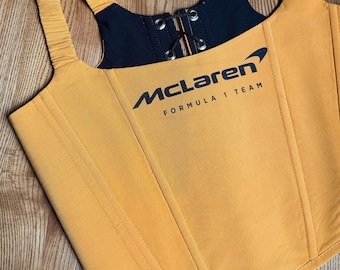 CORSET DEPORTIVO FERRARI / Reciclaje creativo de un corsé de Polo/Camisa McLaren