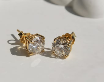 IGI Certified Lab Grown Diamond Stud Earrings: Solid Gold, Silver