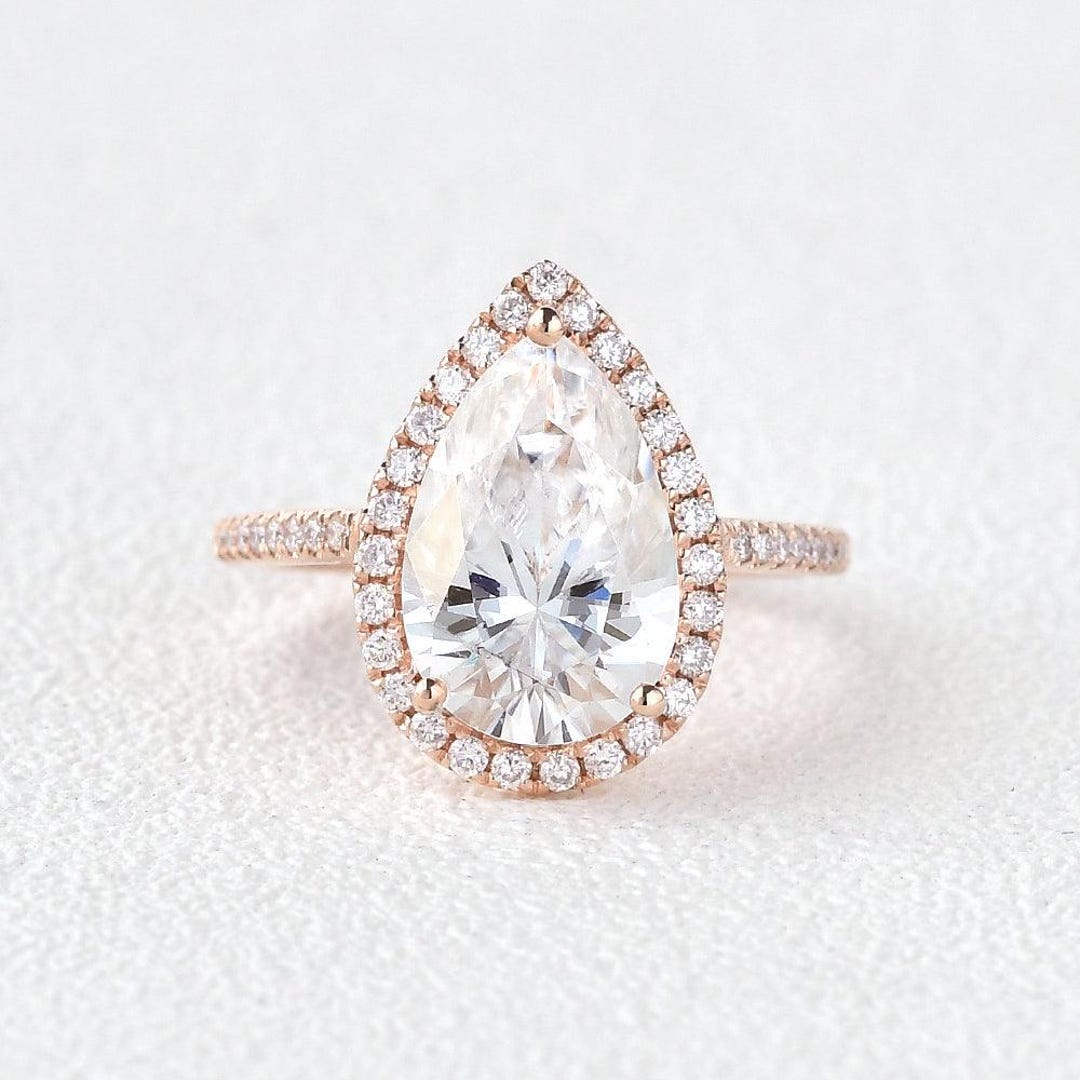 3.1 CT Pear Lab Grown Diamond Halo Engagement Ring | IGI Certified ...