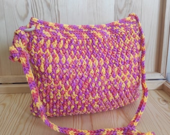 Roze gehaakte tas. Kleurrijke Crossbody gehaakte tas. Klaar om gehaakte tas te verzenden. Roze crossbodytas. Regenboog gehaakte tas. Klaar om tas te verzenden