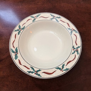 Farberware Holly Berry Rimmed Bowl, 9.5 Inch Holiday Dinnerware, Replacement Bowl, Vintage Christmas Pattern
