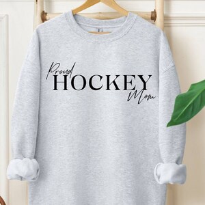Minimalistic Hockey Mom Crewneck Sweatshirt for Mom Hockey Shirt Mama T-Shirt for Women Hockey Mom Mothers Day Gift for Hockey Mom Shirt