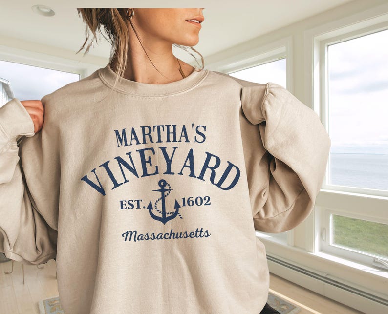 retro vintage trendy preppy college aesthetic font that says Marthas vineyard ma with an anchor