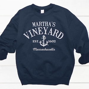 retro vintage trendy preppy college aesthetic font that says Marthas vineyard ma with an anchor