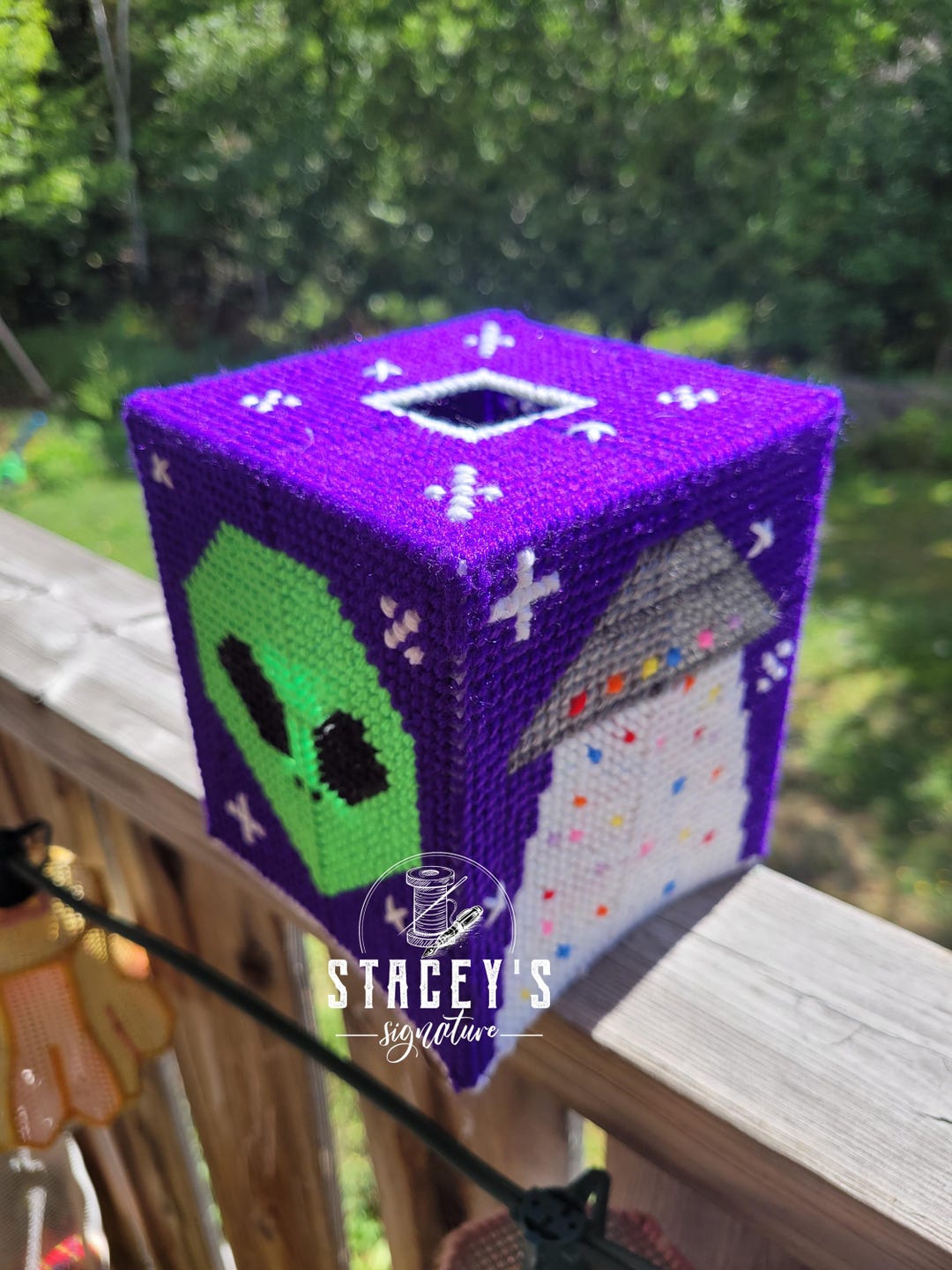 Alien Invasion Tissue Box Cover - Plastic Canvas Pattern - Needlepoint ...