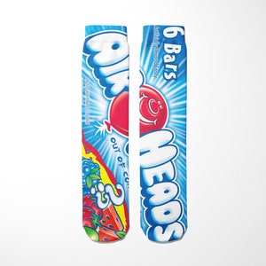 13ª Marca | Meias da tripulação Air Heads | Tamanho único 6-12 Elite divertido engraçado doces lanches favoritos doces deliciosos frutas vermelhas azuis