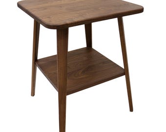 Walnut Finish Bow Leg Square End Table Walnut Finish Bow Leg Square End Table
