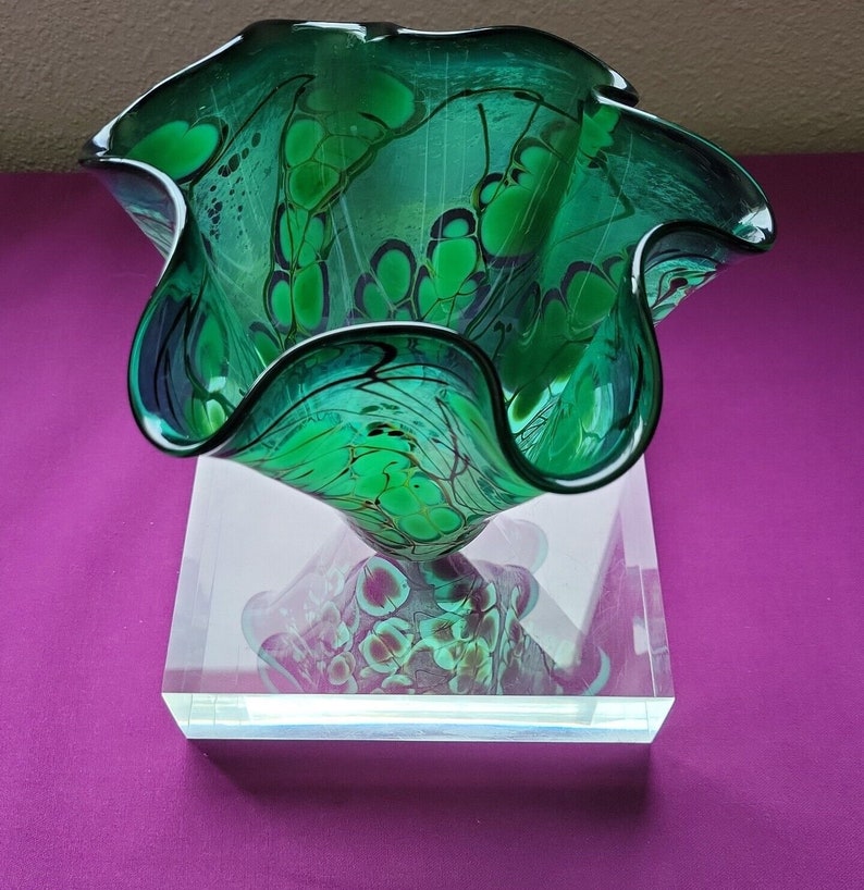 Paul Bendzunas Signed Studio Art Glass Hand Blown Green Handkerchief