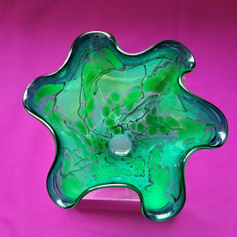 Paul Bendzunas Signed Studio Art Glass Hand Blown Green Handkerchief