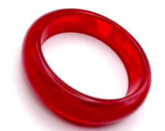 Vintage lucite bangle 1960s