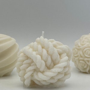 Wool knot candle I Sculptural knot candle made of soy wax I Handmade designer candle I Aesthetic decoration in Scandi style I Chunky Knot