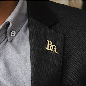 Broche de chaqueta con iniciales personalizadas, letra única, de acero inoxidable, para hombre, ideal para bodas, padrinos de boda y oficinas.