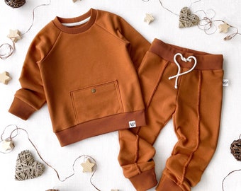 Terracotta baby sweatshirt with pocket and trousers | Minimalist | Children's streetwear set