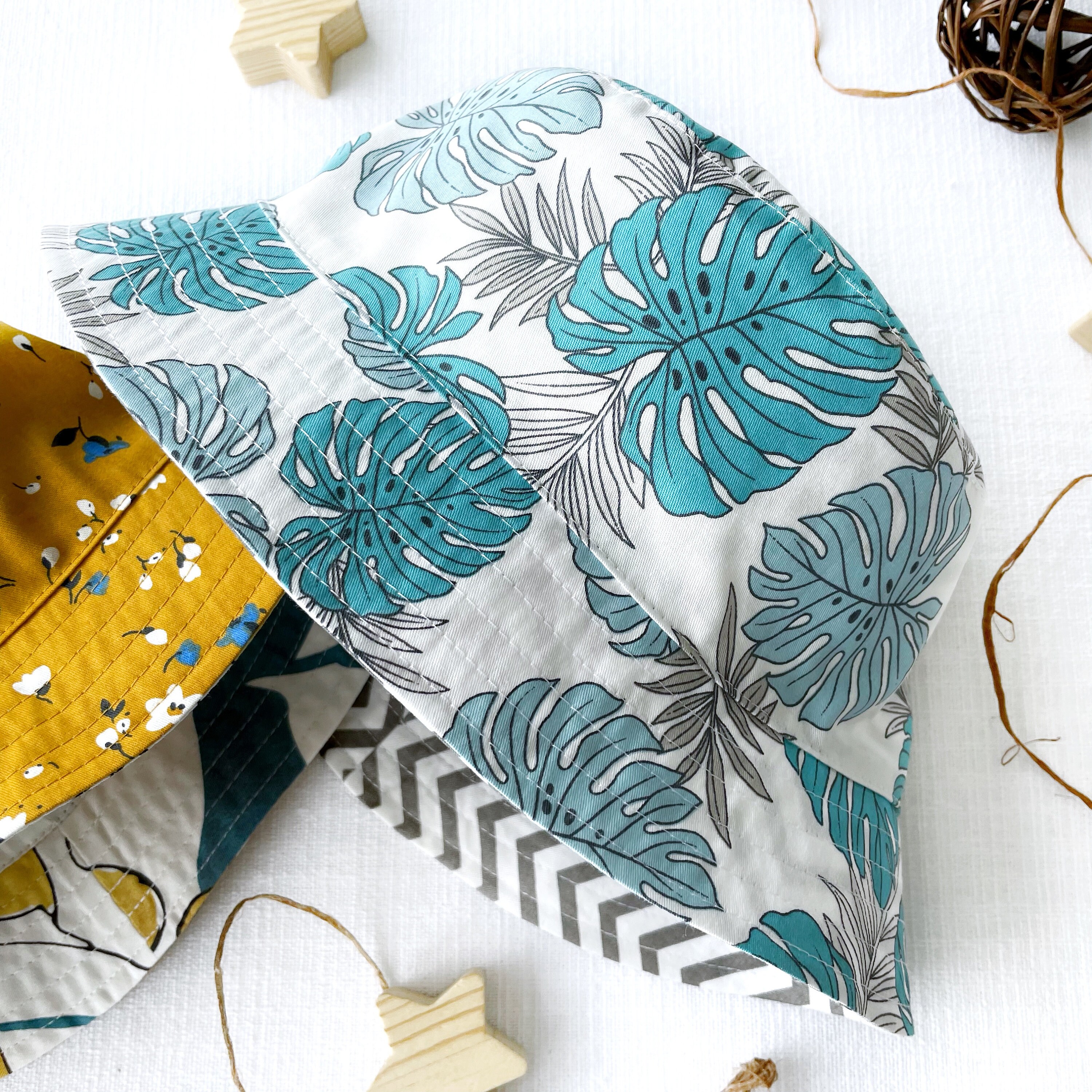 Farm Rio Tropical Groove Exotic Leaves Monstera Floral Reversible Foldable Hat Reversible Baby Sun Hat – Monstera & Floral Cotton Bucket  main image 4