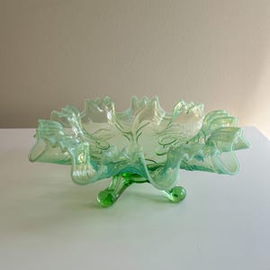 Cuenco de vidrio Jefferson con borde ondulado y verde opalescente, vidrio con patrón de cereza, elegante cuenco de vidrio antiguo con base, vidrio verde vintage
