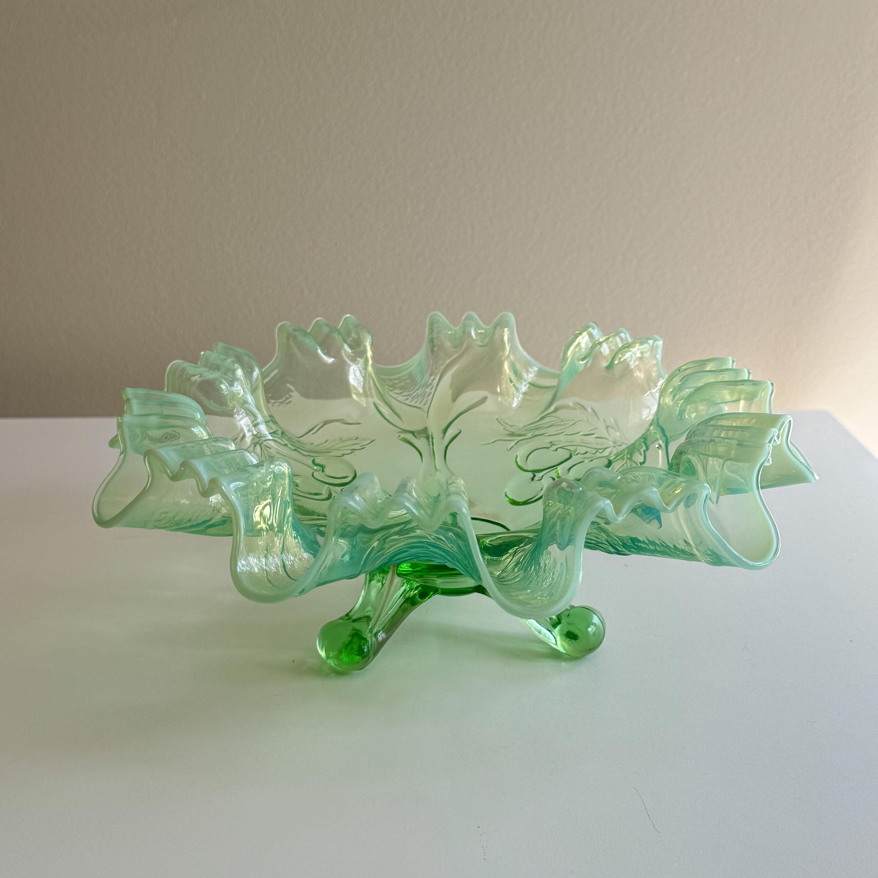 ジェファーソンガラス オパールセントグリーンボウル：アンティーク