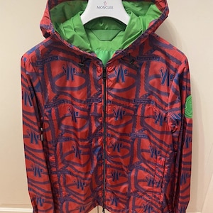 leichte Moncler Genius Jacke. Luxusprodukt