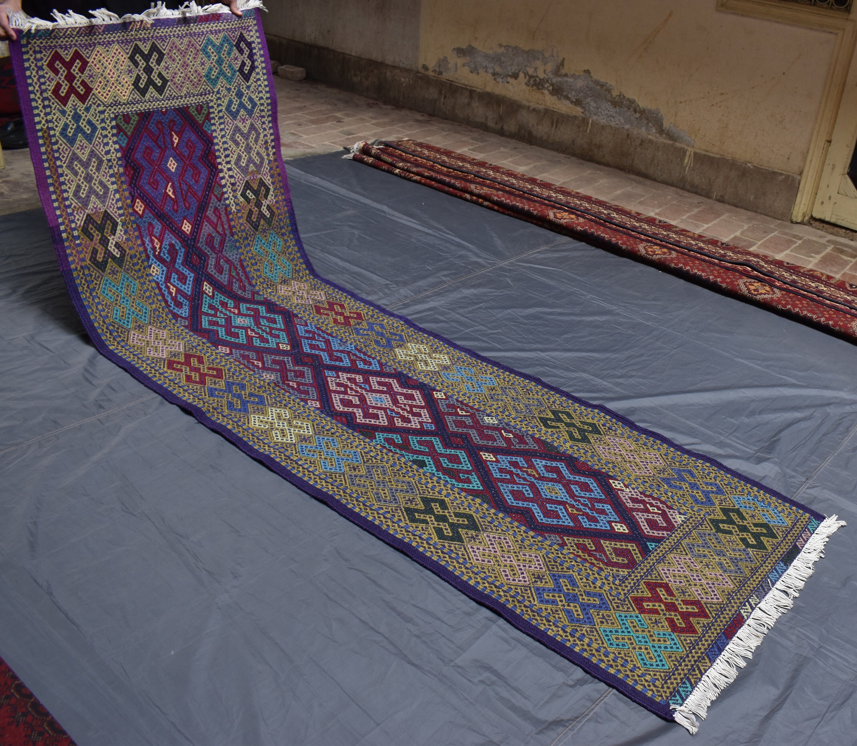 9.4 x 2.7 フィート トルクメン トリブル ハンドメイド ランナー