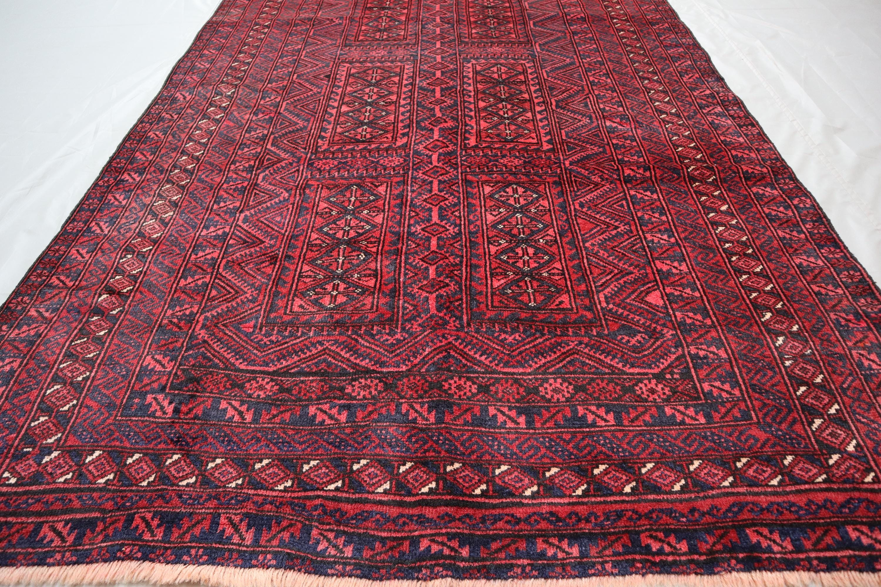 A Woven Journey: 絨毯の文化13-764 A Woven Journey: 絨毯の文化13-764（ペルシャ絨毯の本、日本で