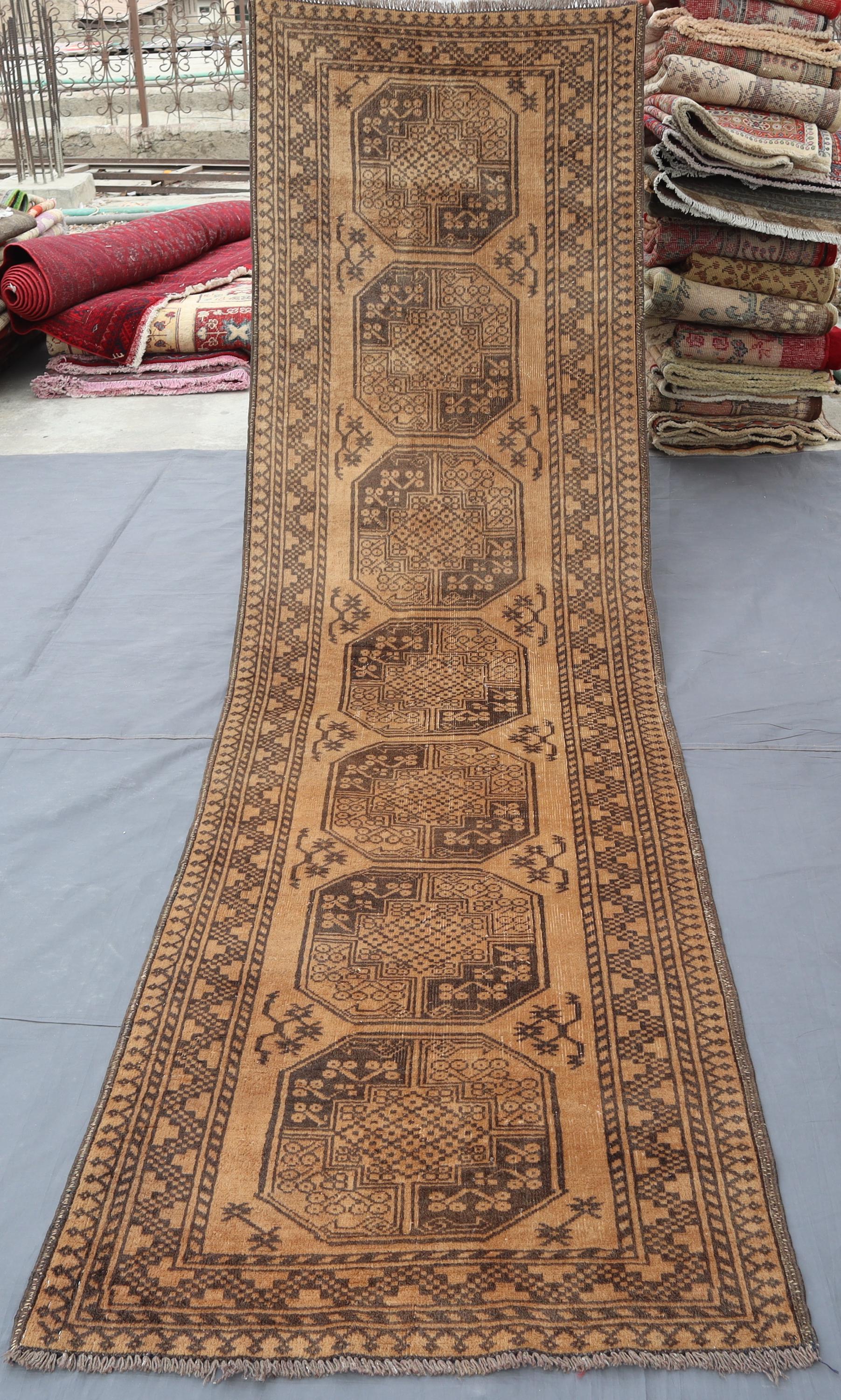 1940 年代アンティーク ランナー ラグ 2.8 x 9.6 フィート、トルクメン