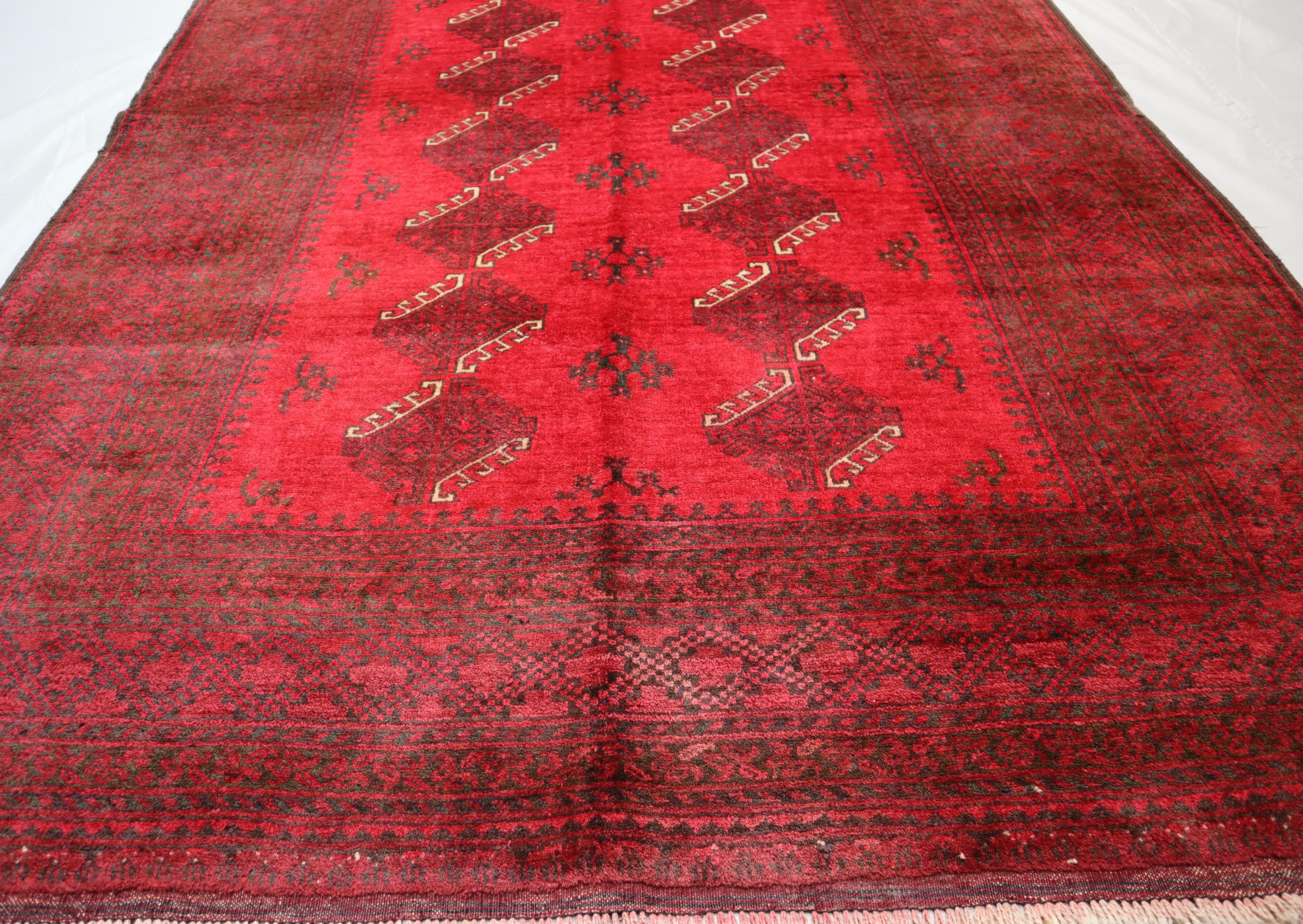 A Woven Journey: 絨毯の文化13-764 A Woven Journey: 絨毯の文化13-764（デザインギャラリー1953