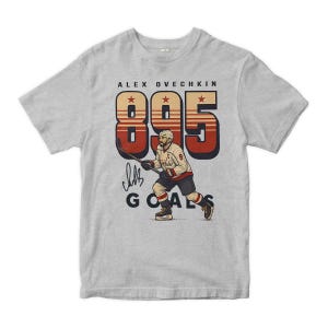 Alexander Ovechkin 895 Goals Record Graphic T-Shirt, Hockey Legend Tee, Men&#39;s Women&#39;s All Sizes (VCH-76892)