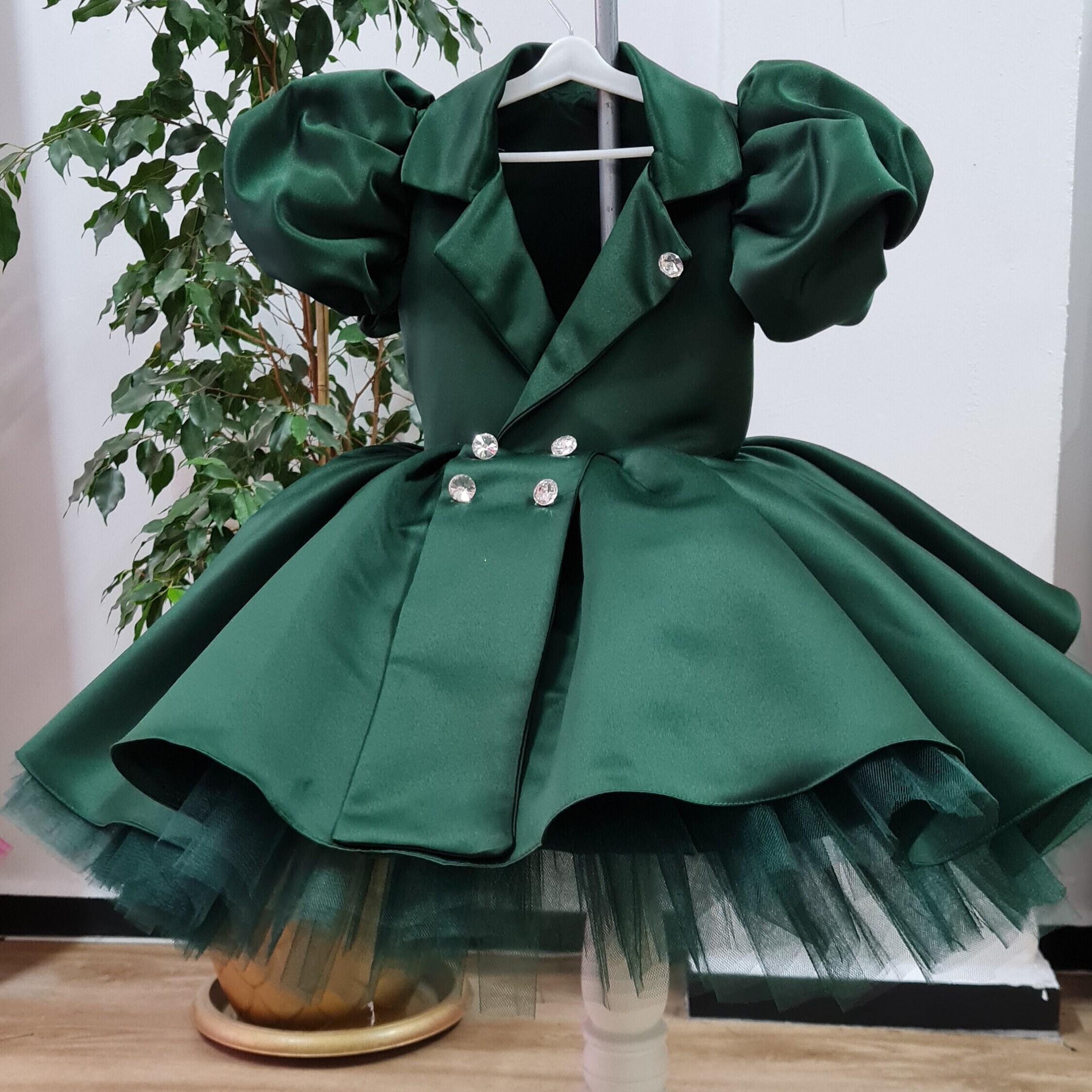 Cinnamon Back buttoned dress