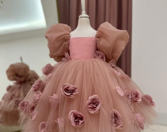 Blumenmädchen Kleid, Puffärmel, Knie oder lange Länge, Rose detailliert, rosa Hochzeit Mädchen Kleid, Kleinkind Premium Kleid,